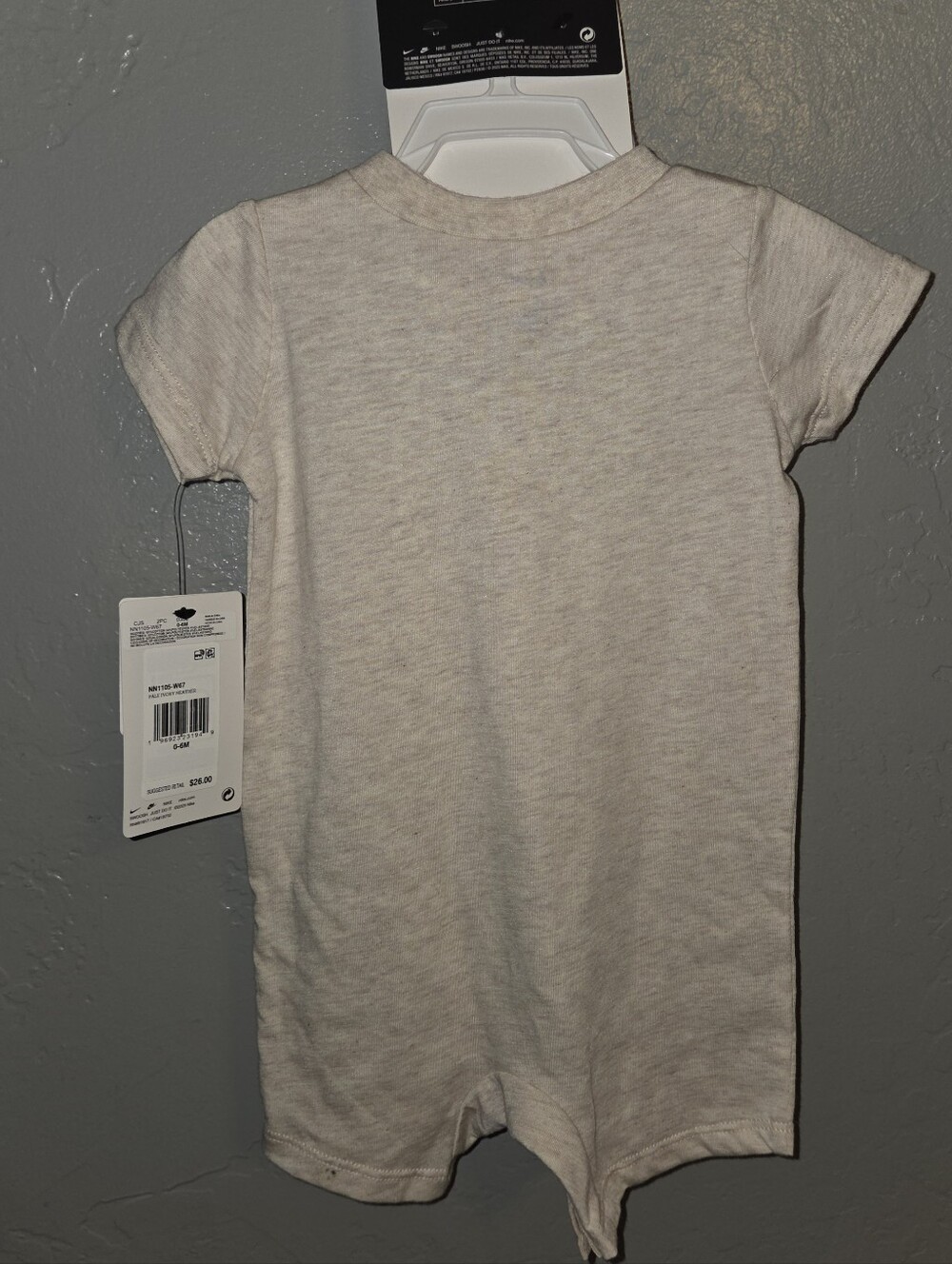 Nike baby onesie with socks Neutral 0-6 Mos New - Picture 2 of 4